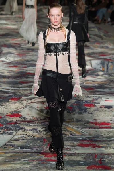 Look 4